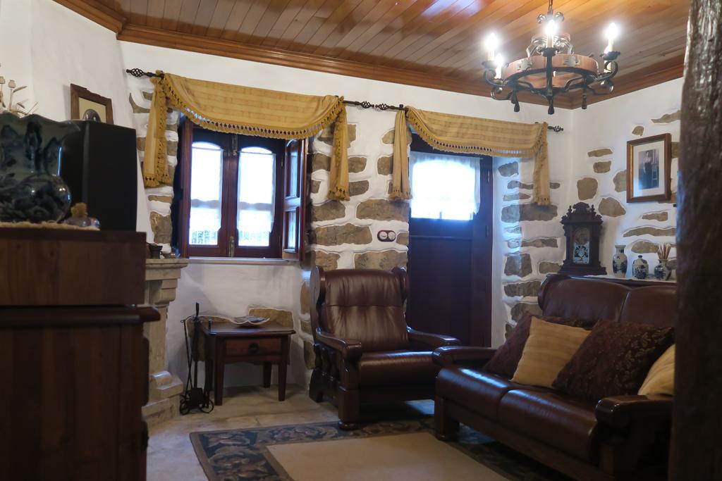 Noz Por Cá... Turismo Em Espaco Rural Alcaria  Esterno foto